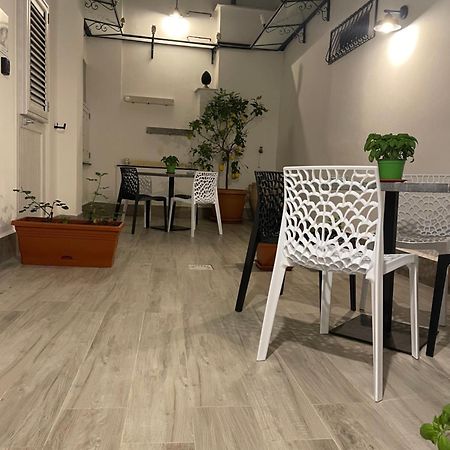 Casa Vacanze Donna Mariacarme' Palermo Eksteriør billede