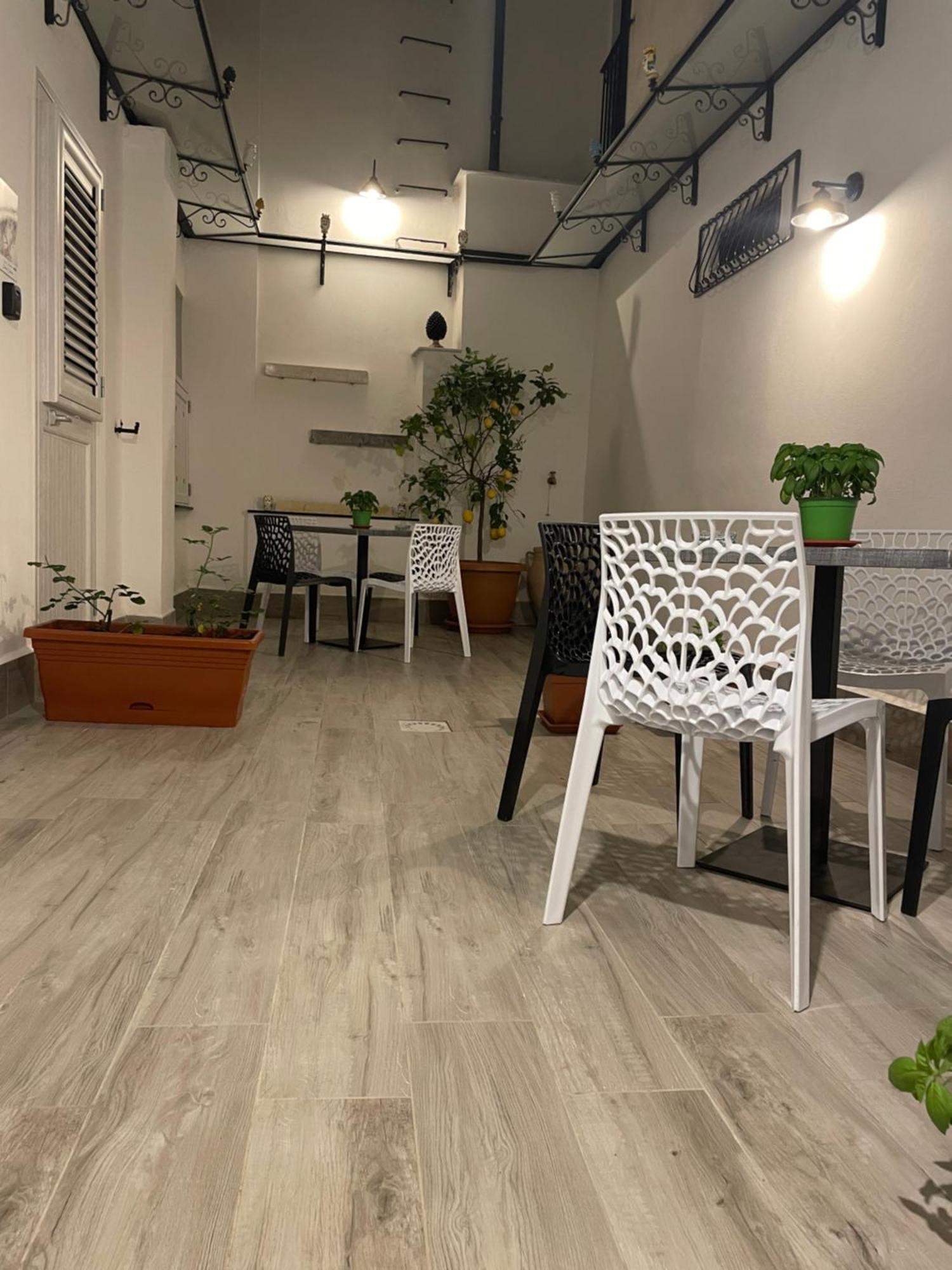 Casa Vacanze Donna Mariacarme' Palermo Eksteriør billede