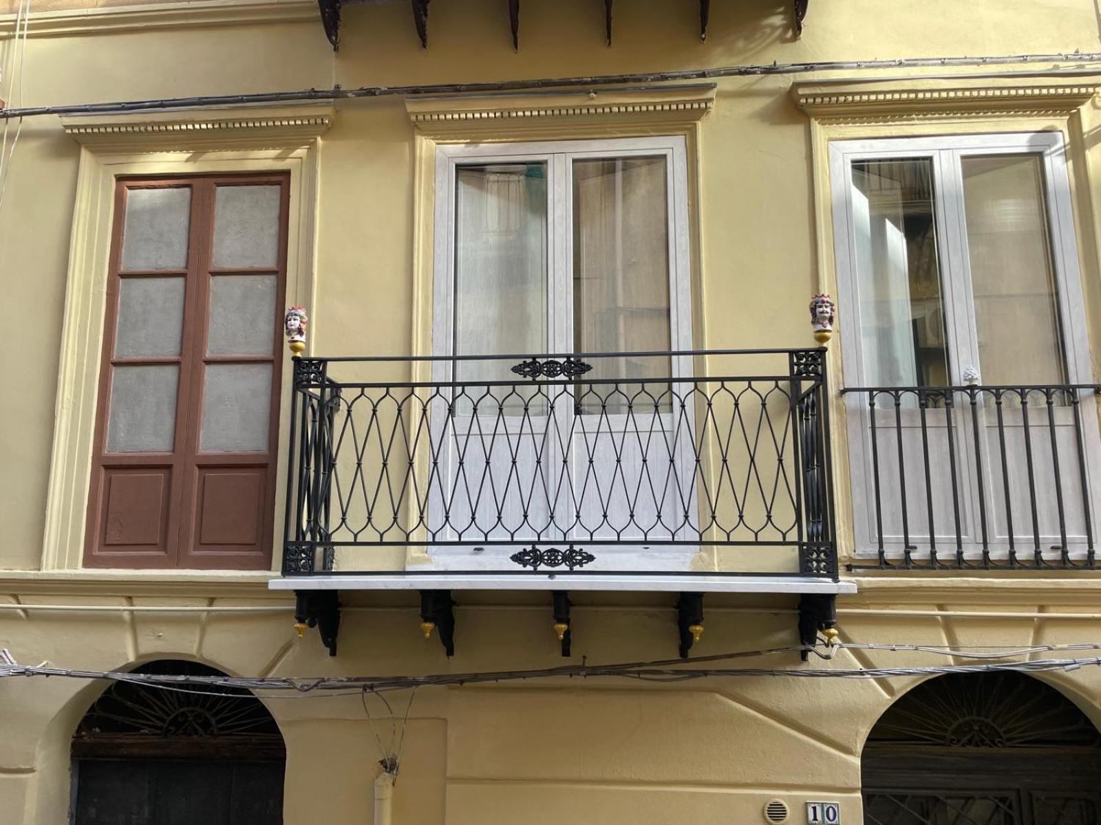 Casa Vacanze Donna Mariacarme' Palermo Eksteriør billede